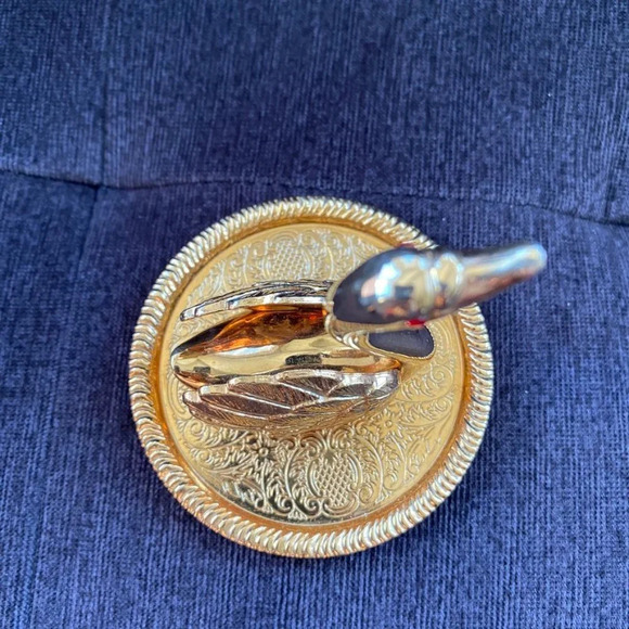 Swan Ring Holder Made of EP Zinc Alloy Silver Gold Tone Etched Jewelry Display - Picture 3 of 13